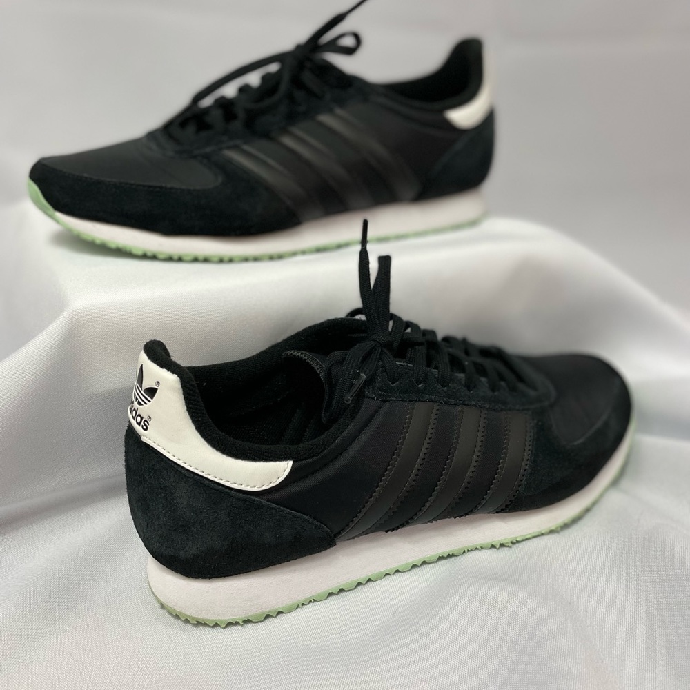 Like New! Adidas shoes